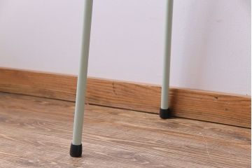 アンティーク家具　ヒノキ無垢材　淡いカラーのペイント鉄脚テーブル(作業台、カウンターテーブル)(2)