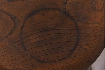 レトロ家具　昭和レトロ　ケヤキ材　丸くへこんだ形が愛らしいスツール(チェア、イス)