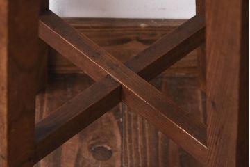 レトロ家具　昭和レトロ　ケヤキ材　丸くへこんだ形が愛らしいスツール(チェア、イス)