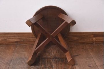 レトロ家具　昭和レトロ　ケヤキ材　丸くへこんだ形が愛らしいスツール(チェア、イス)