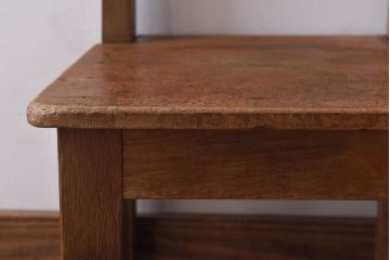 レトロ家具　昭和期　レトロな雰囲気が漂う小さなチェア(椅子、小イス)
