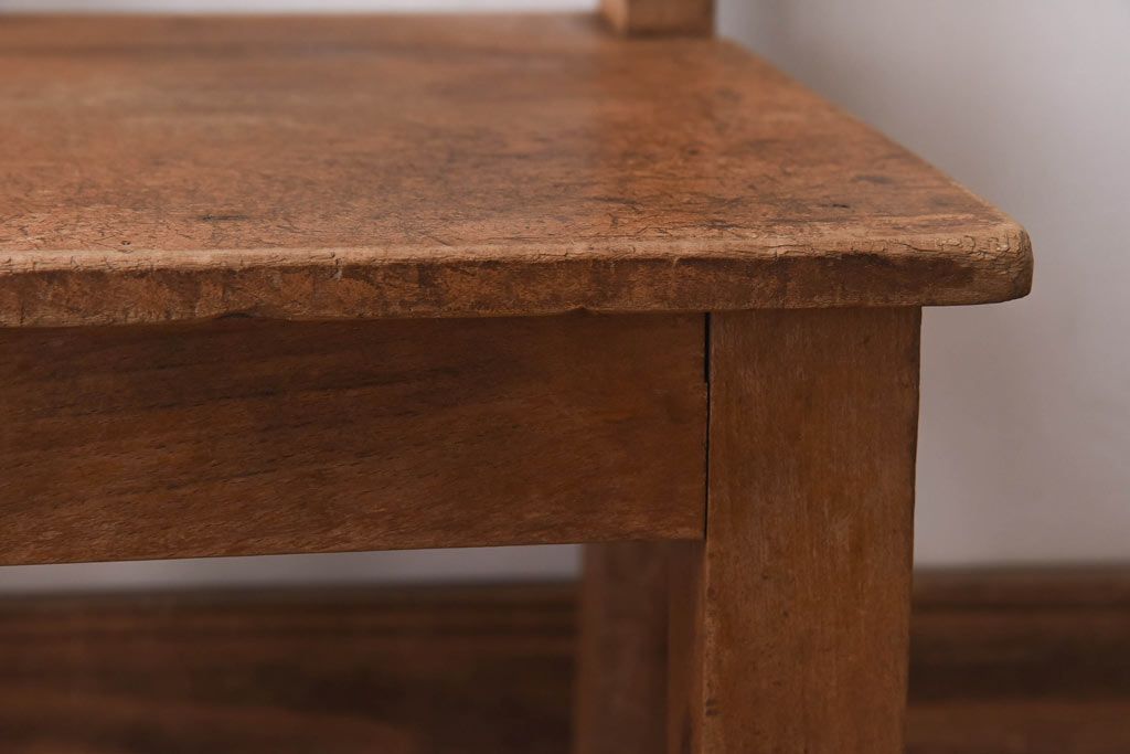 レトロ家具　昭和期　レトロな雰囲気が漂う小さなチェア(椅子、小イス)