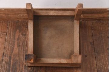 レトロ家具　昭和期　レトロな雰囲気が漂う小さなチェア(椅子、小イス)