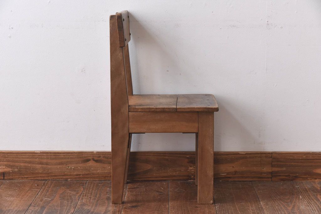 レトロ家具　昭和期　レトロな雰囲気が漂う小さなチェア(椅子、小イス)(1)