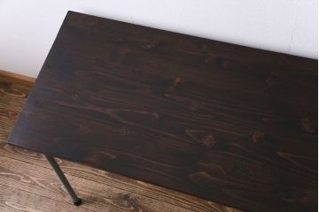 アンティーク家具　ヒノキ無垢材　シンプルな作りのペイント鉄脚テーブル(作業台、カウンターテーブル)(1)