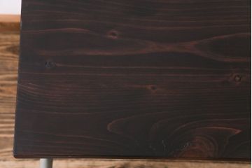 アンティーク家具　ヒノキ無垢材　シンプルな作りのペイント鉄脚テーブル(作業台、カウンターテーブル)(1)