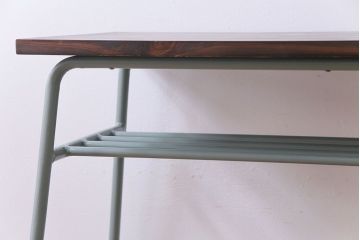 アンティーク家具　ヒノキ無垢材　シンプルな作りのペイント鉄脚テーブル(作業台、カウンターテーブル)(1)