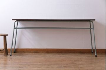 アンティーク家具　ヒノキ無垢材　シンプルな作りのペイント鉄脚テーブル(作業台、カウンターテーブル)(1)