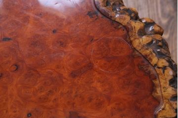 アンティーク家具　1980年頃　カリン材(花梨材)　艶やかな鳥眼杢の天板が美しいセンターテーブル(座卓)