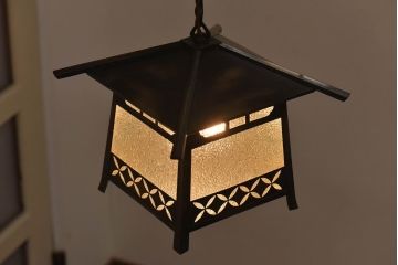 ダイヤガラス入り　和モダンな吊り灯ろう照明(灯籠、天井照明)(1)