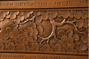 中古　伝統工芸軽井沢彫り　華やかな印象のドレッシングチェスト(ドレッサー、鏡、ミラー)