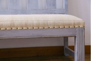 アンティーク家具　ペイント家具　ナラ材　シャビーシックな色合いが魅力の3人掛けソファ(ベンチ)
