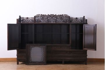 中古　民芸家具　黒檀材(唐木)製　高級品!彫刻が素晴らしいサイドボード(キャビネット、飾り棚)(定価約220万円)(1)