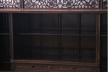 中古　民芸家具　黒檀材(唐木)製　高級品!彫刻が素晴らしいサイドボード(キャビネット、飾り棚)(定価約220万円)(1)