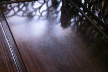 中古　民芸家具　黒檀材(唐木)製　高級品!彫刻が素晴らしいサイドボード(キャビネット、飾り棚)(定価約220万円)(1)