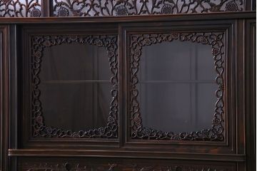 中古　民芸家具　黒檀材(唐木)製　高級品!彫刻が素晴らしいサイドボード(キャビネット、飾り棚)(定価約220万円)(1)