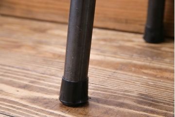 昭和初期　トチノキ(栃の木)　古材の風合いを活かしたリメイク鉄脚ベンチ(椅子、板座チェア)