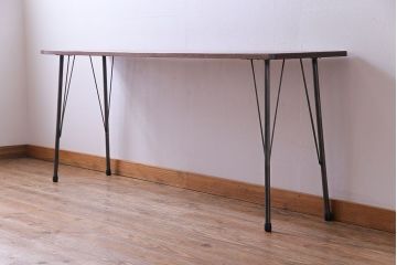 ラワン材一枚板　味わいある古材をリメイクした鉄脚サイドテーブル(作業台、飾り台、カフェテーブル)
