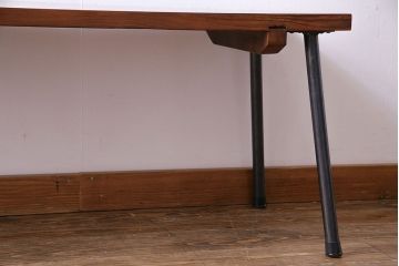 昭和中期　リメイク品　味わい深い古材が魅力のアイアンベンチ(板座チェア、椅子、花台)