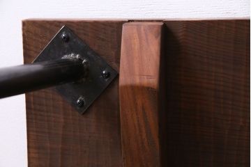 昭和中期　リメイク品　味わい深い古材が魅力のアイアンベンチ(板座チェア、椅子、花台)