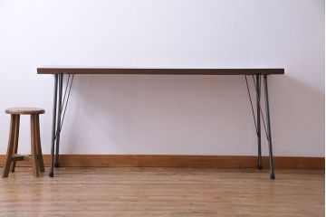 桂材一枚板　リメイク　味わいある古材を使用したアイアンサイドテーブル(作業台、飾り台、カフェテーブル)(2)