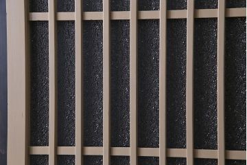 ペイント家具　すりガラス・ダイヤガラス入り　レトロな雰囲気のガラス格子戸(建具、引き戸、ガラス帯戸)2枚組