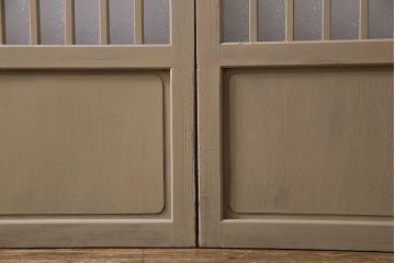 ペイント家具　すりガラス・ダイヤガラス入り　レトロな雰囲気のガラス格子戸(建具、引き戸、ガラス帯戸)2枚組