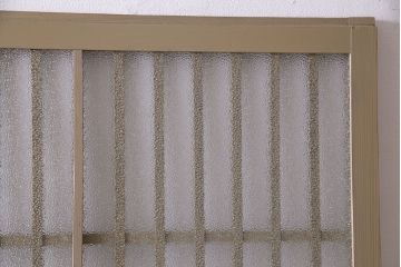 ペイント家具　すりガラス・ダイヤガラス入り　レトロな雰囲気のガラス格子戸(建具、引き戸、ガラス帯戸)2枚組