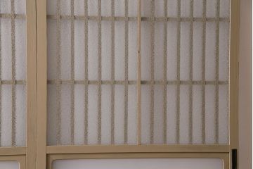 ペイント家具　すりガラス・ダイヤガラス入り　レトロな雰囲気のガラス格子戸(建具、引き戸、ガラス帯戸)2枚組