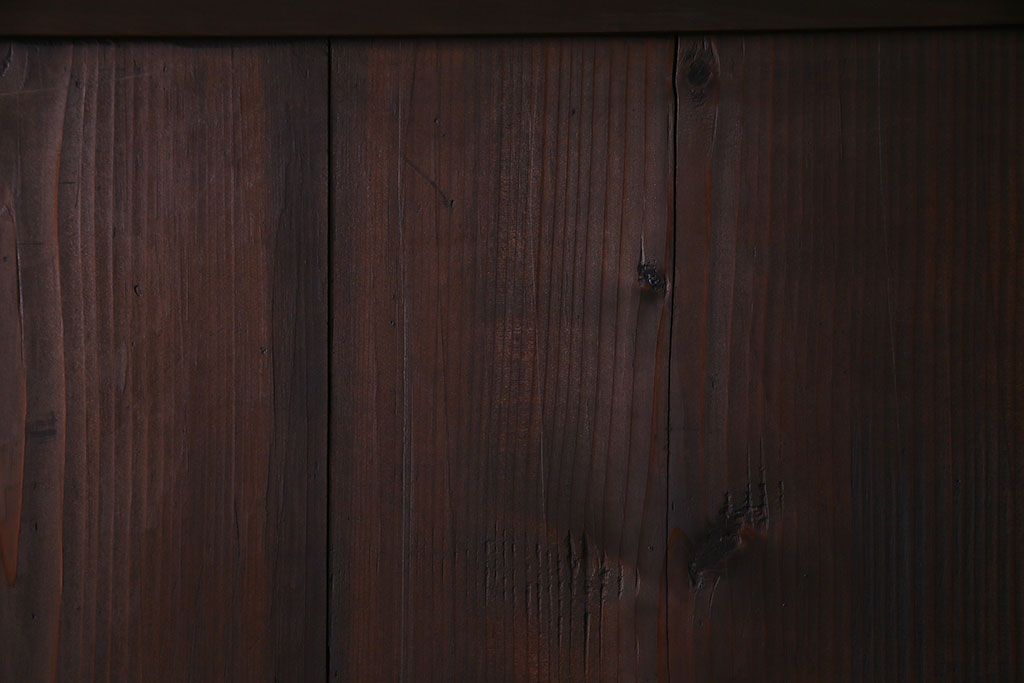 和製アンティーク　鋲が重厚感と渋さを醸し出す板戸(引き戸、建具)2枚セット(1)