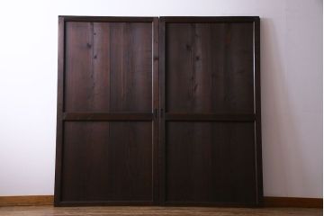 和製アンティーク　鋲が重厚感と渋さを醸し出す板戸(引き戸、建具)2枚セット(1)