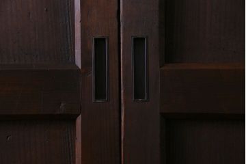 和製アンティーク　鋲が重厚感と渋さを醸し出す板戸(引き戸、建具)2枚セット(1)