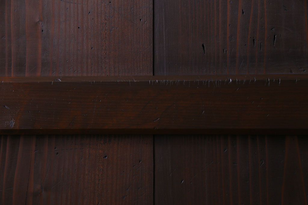 和製アンティーク　鋲が重厚感と渋さを醸し出す板戸(引き戸、建具)2枚セット(1)