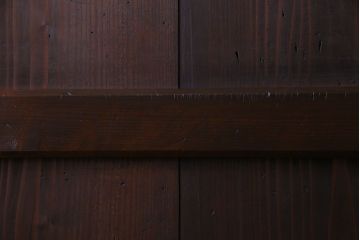 和製アンティーク　鋲が重厚感と渋さを醸し出す板戸(引き戸、建具)2枚セット(1)