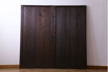 和製アンティーク　鋲が重厚感と渋さを醸し出す板戸(引き戸、建具)2枚セット(2)