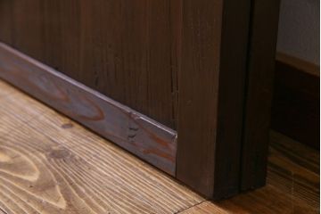 和製アンティーク　鋲が重厚感と渋さを醸し出す板戸(引き戸、建具)2枚セット(2)