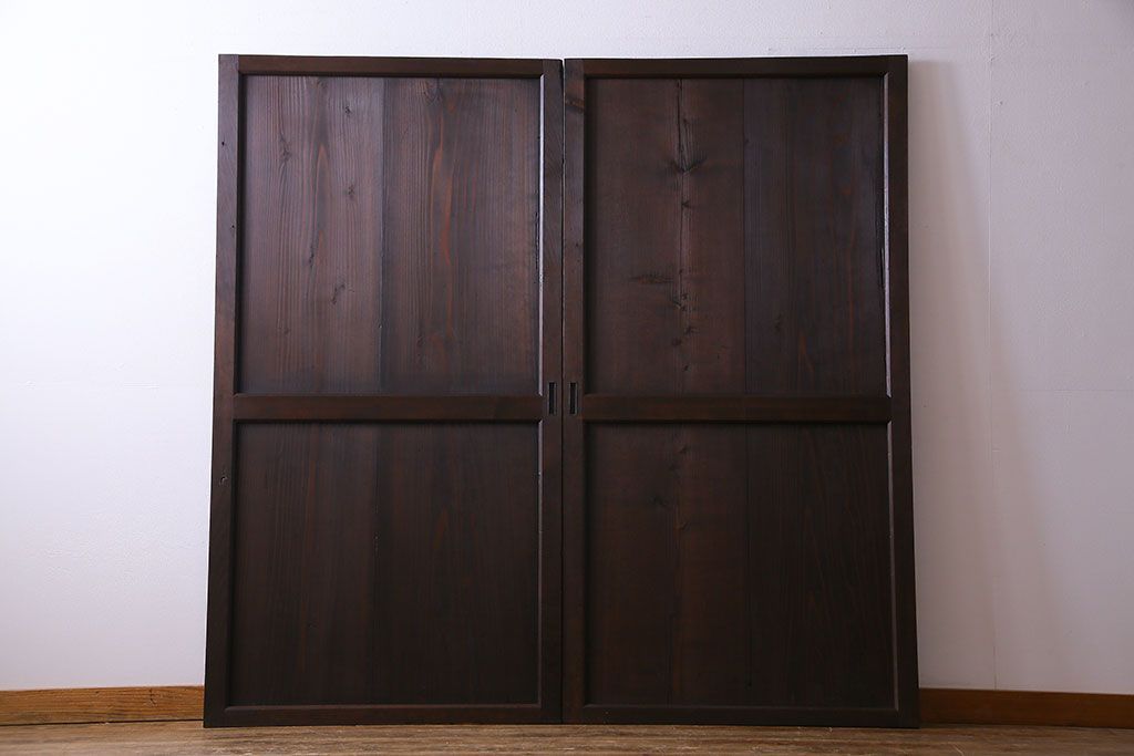 和製アンティーク　鋲が重厚感と渋さを醸し出す板戸(引き戸、建具)2枚セット(2)