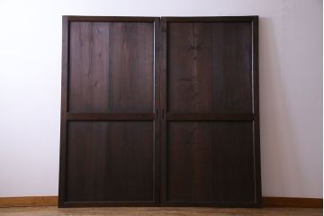 和製アンティーク　鋲が重厚感と渋さを醸し出す板戸(引き戸、建具)2枚セット(2)