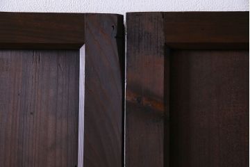 和製アンティーク　鋲が重厚感と渋さを醸し出す板戸(引き戸、建具)2枚セット(2)