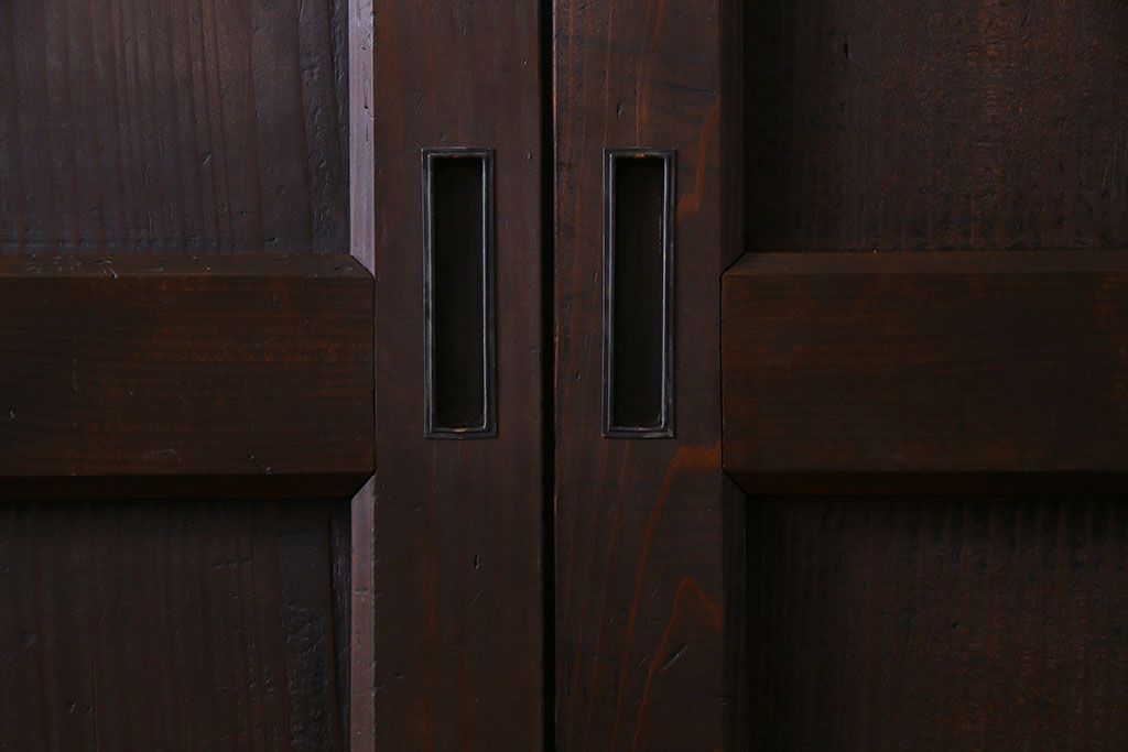 和製アンティーク　鋲が重厚感と渋さを醸し出す板戸(引き戸、建具)2枚セット(2)