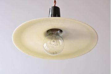 昭和レトロ　柔らかな光を作り出す平笠シェードのペンダントライト(天井照明、吊り下げ照明、電笠)