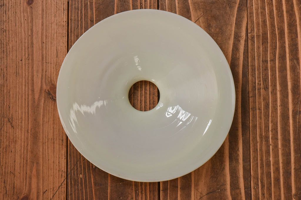 昭和レトロ　柔らかな光を作り出す平笠シェードのペンダントライト(天井照明、吊り下げ照明、電笠)