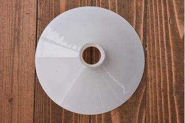 昭和レトロ　柔らかな光を作り出す平笠シェードのペンダントライト(天井照明、吊り下げ照明、電笠)(1)