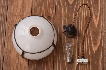 昭和レトロ　鶴のモチーフから和を感じるシェード(天井照明、電笠、吊り照明)