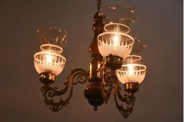 イタリアビンテージ　シックな高級感を演出するシャンデリア(天井照明、ランプ)