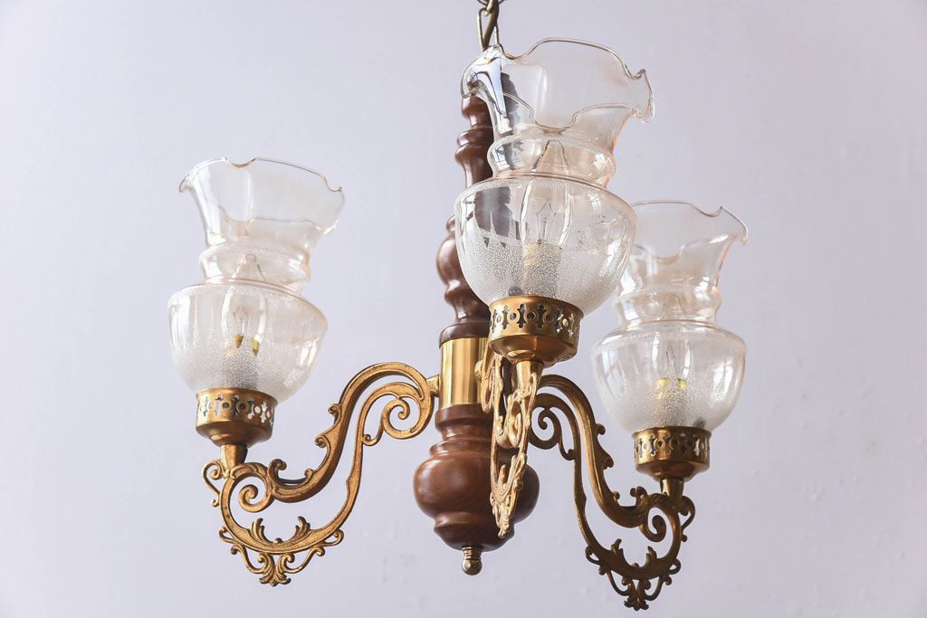 イタリアビンテージ　シックな高級感を演出するシャンデリア(天井照明、ランプ)