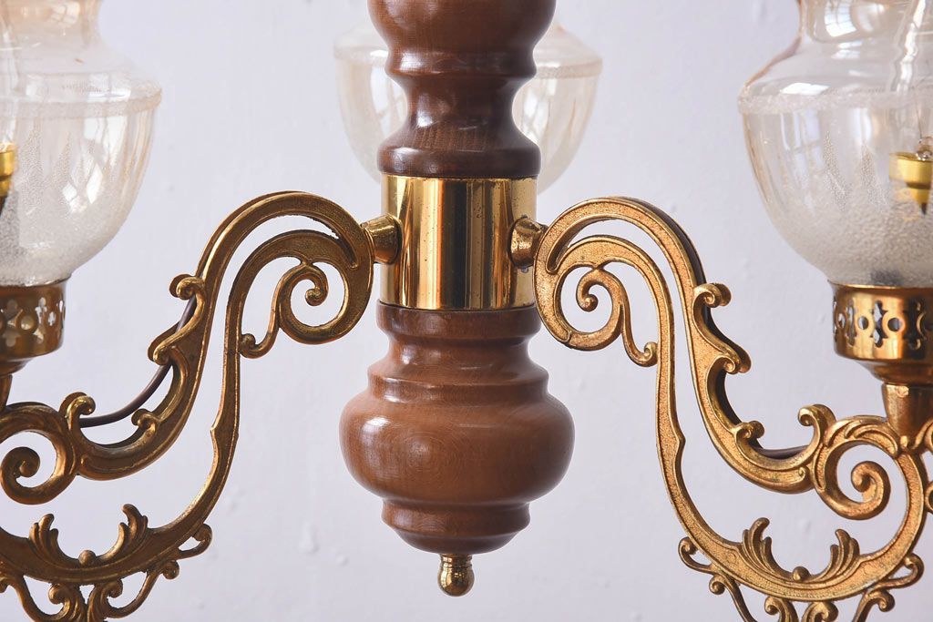 イタリアビンテージ　シックな高級感を演出するシャンデリア(天井照明、ランプ)