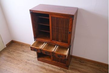 中古　岩谷堂箪笥　No.96　雪国　格子戸が魅力的な茶棚(食器棚、収納棚、茶箪笥)(1)