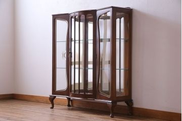 アンティーク家具　イギリス　アンティークスタイルの空間作りに活躍するガラスキャビネット(ガラスケース、ショーケース、飾り棚)