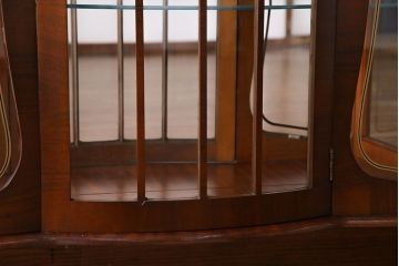 アンティーク家具　イギリス　アンティークスタイルの空間作りに活躍するガラスキャビネット(ガラスケース、ショーケース、飾り棚)